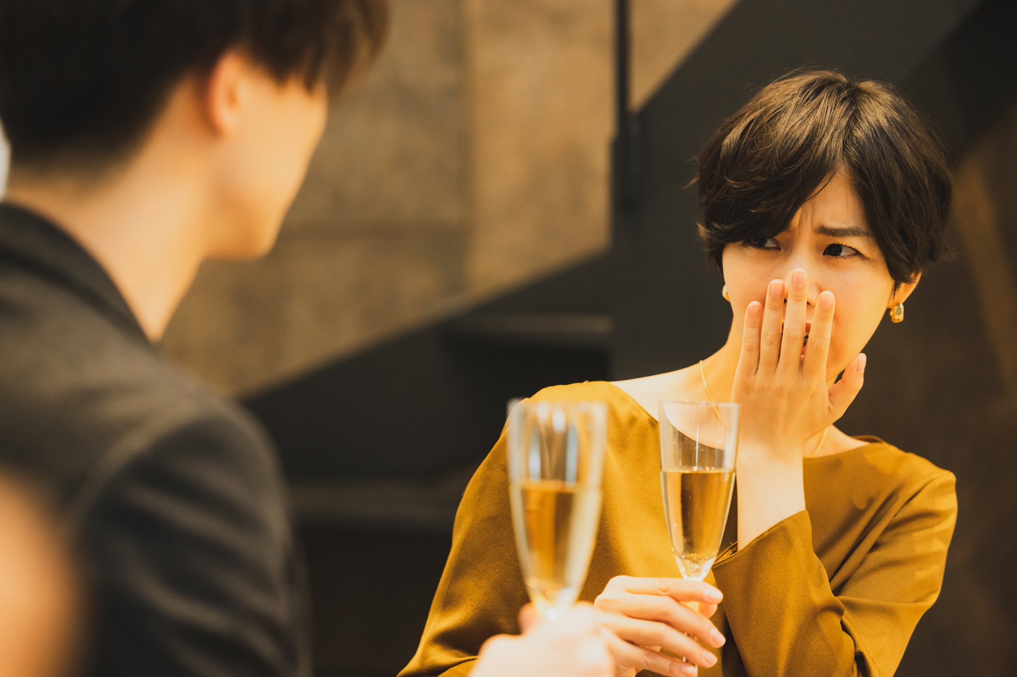 「お酒が飲めないと結婚に不利」は本当か？下戸とのんべえが明かす“モテ”のリアル