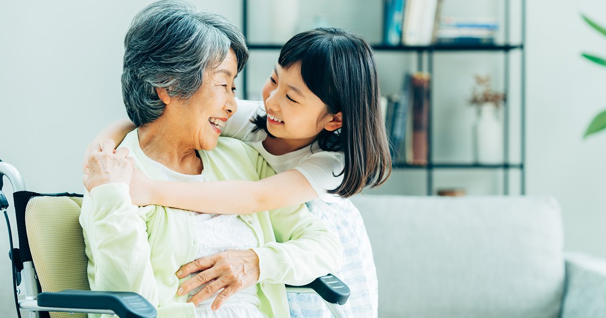 家庭内の事故で亡くなった人の数は1万6050人