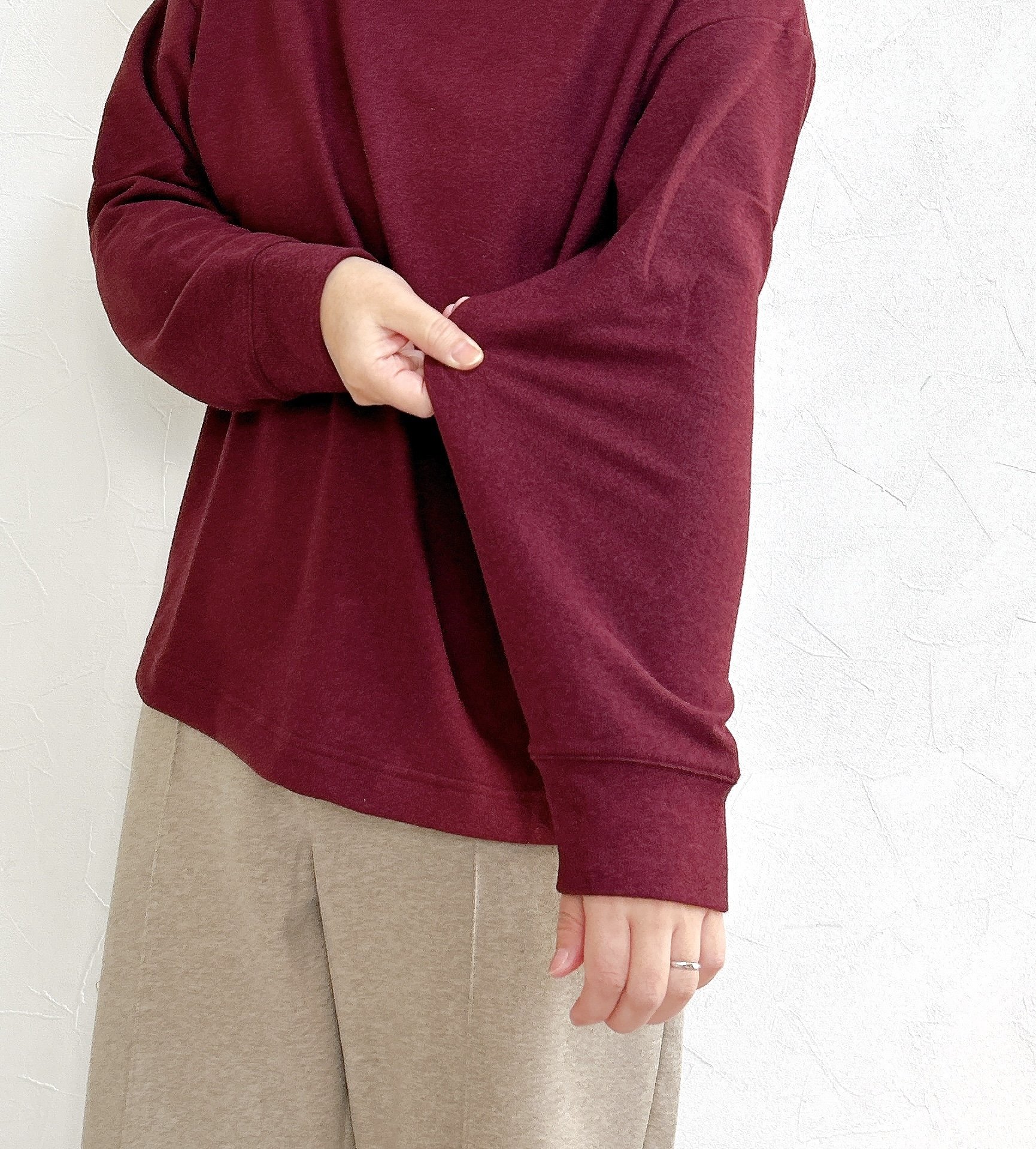 「追加で3色買ってしまいました」ユニクロの“あったかトップス”柔らかな肌触りで、ずっと着ていたくなる!「被った瞬間、ホワホワ」「首もゆったりしていて本当に楽」