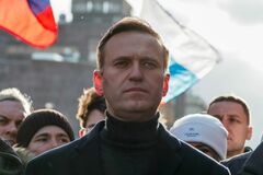 ロシア野党指導者が意識不明、毒盛られた疑い