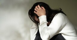 1日に何十回も手を洗うよう命令される…強迫症を抱える子に振り回される家族の苦悩