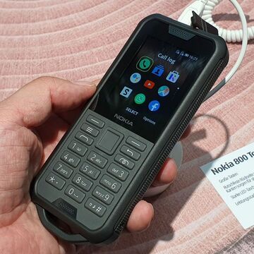 Nokiaのカールツァイススマホがミドルクラスに展開、4Gタフネスケータイも