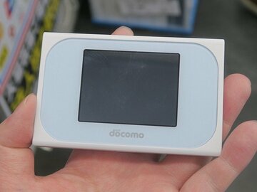 3.5GHz帯＆3CA＆下り最大682Mbps対応のドコモの中古モバイルルーターが3980円