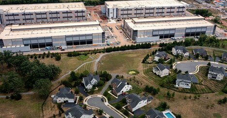 データセンター建設ブーム、次の巨大商機は「保険」