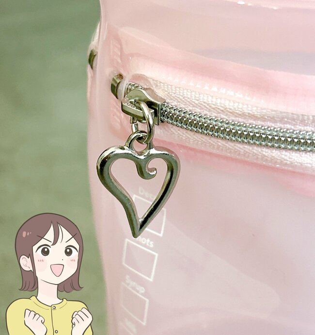 こんなん見たら買うしかない…！スタバの“カップみたいなポーチ”チョコやコーヒー付きでお得感すごい！「ファスナーがとてもキュート」「シルバーの繊細な感じが気に入りました」