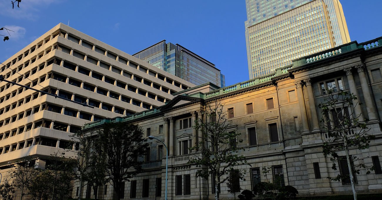 米英利上げでも「動かない」日銀、問われる政治圧力への“胆力”