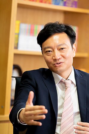 エズラ・ヴォーゲル教授に聞く:民主化デモに揺れる香港の行方や、日本における人口減少以上に大きな問題とは?