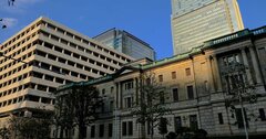 米英利上げでも「動かない」日銀、問われる政治圧力への“胆力”