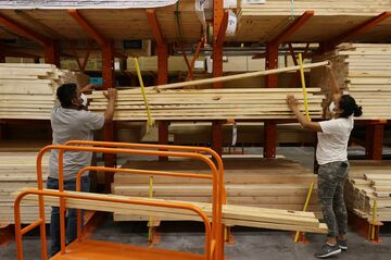 米購買力に物価高の影響じわり