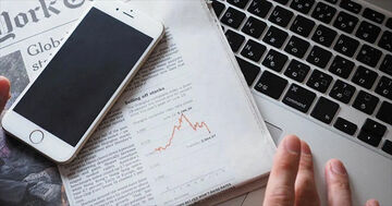 「楽天証券+楽天カード+楽天銀行」で積立投資すると、ポイント還元率が1%以上になって得! 獲得した楽天ポイントは、株や投資信託の購入にも活用可能!