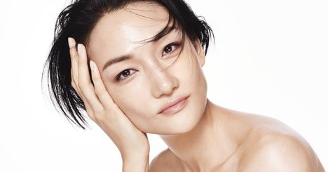【冨永愛】スーパーモデル直伝！一瞬でフェイスラインをシュッとさせるテクニック