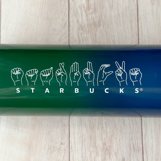 「一目惚れでした」「本当に美しい」スターバックスの“幻想的なボトル”グラデーションが素敵すぎる！「持ってるだけで幸せな気分」