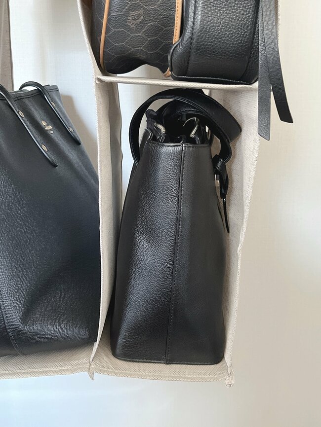 ごちゃごちゃのクローゼットがスッキリ…！ニトリの「浮かせる収納グッズ」が買って大正解だった！