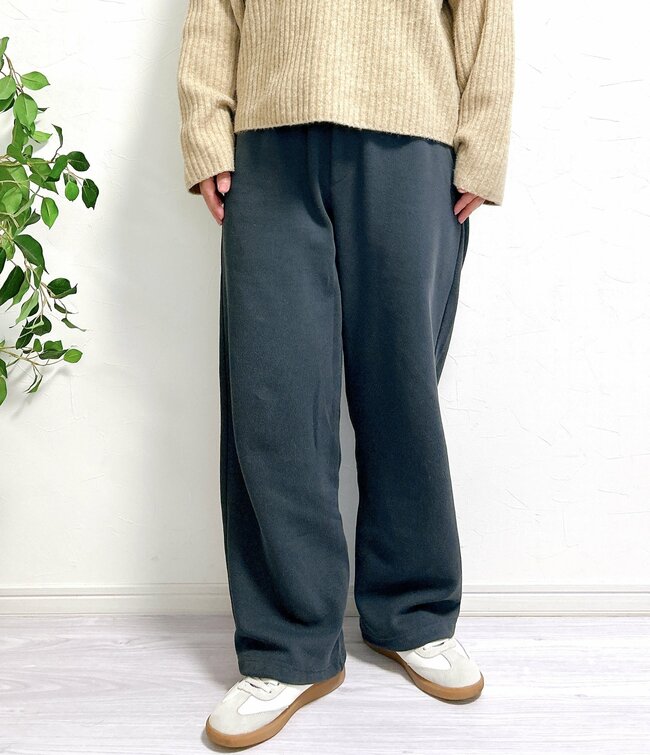 フリースとダウンのいいとこ取り…！ワークマンの「1900円アウター」めっちゃ軽くてポカポカなんです！