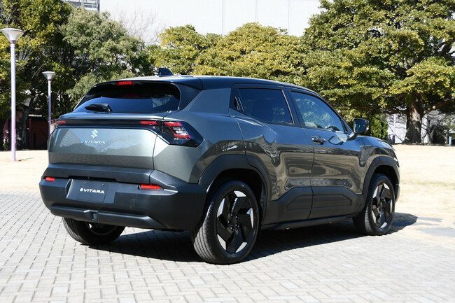 撮影用車両として用意されていたXグレードのリヤまわり外観。Xグレードは2トーンルーフが設定されない