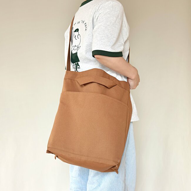 「衝動買いしました」無印良品の“肩らくバッグ”大容量で天才すぎる！「肩に食い込まない」「かわいいので大満足」《購入レビュー》