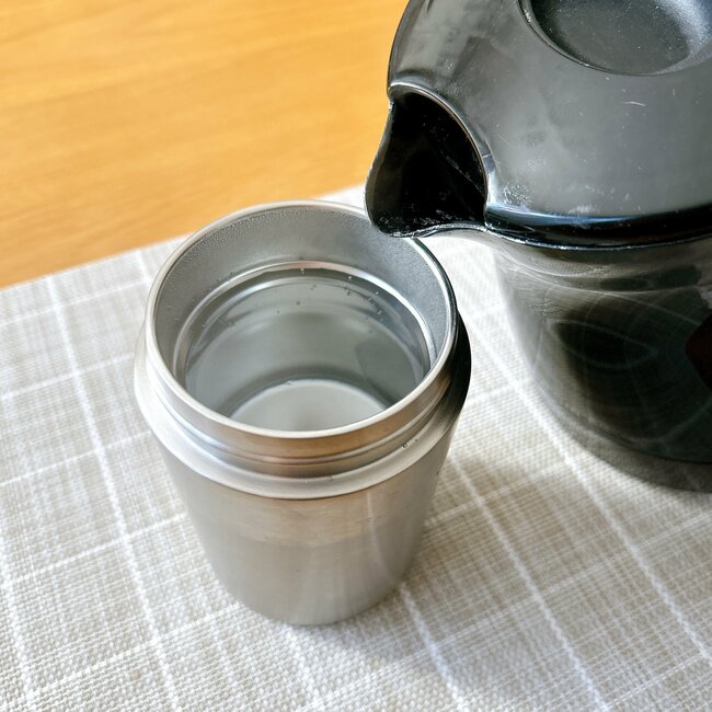 「5時間以上経ってもアツアツ」無印良品の“洗いやすいスープ容器”うどん弁当も作れて嬉しい！「お弁当作るより楽」「寒い時に重宝」